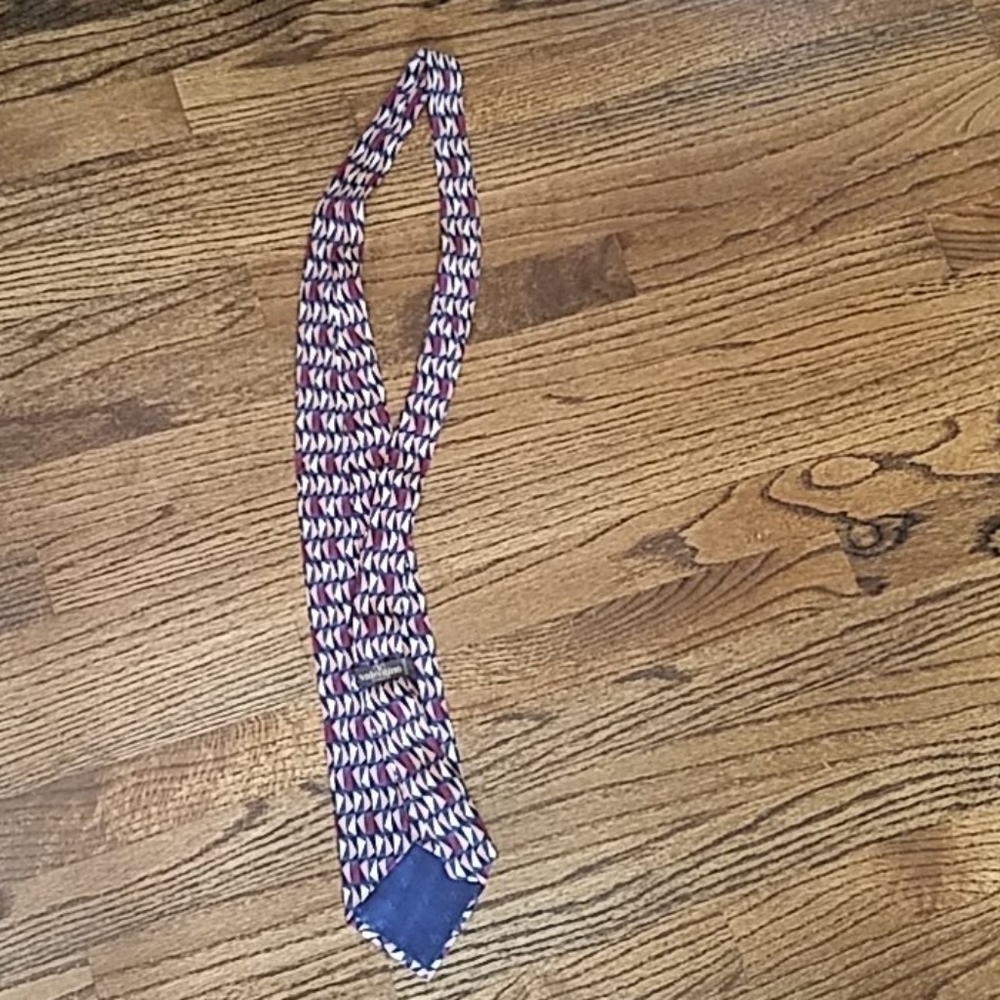 𝅺Valentino vintage designer's Italian red 100% silk men's necktie geometrical - Picture 8 of 10
